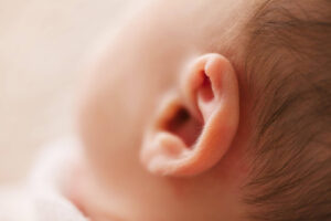 علائم عفونت گوش نوزاد و راه درمان آن