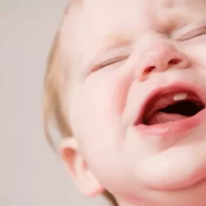 علائم دندان درآوردن نوزاد چیست؟ راه های کاهش درد