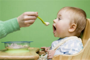 شروع غذای کمکی نوزاد