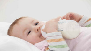 علائم حساسیت نوزاد به شیر خشک