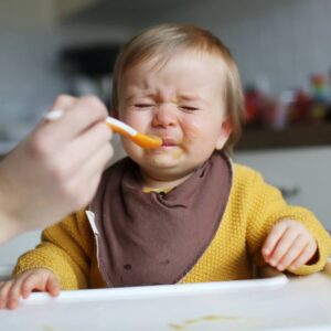 علائم حساسیت غذایی در نوزادان شامل چیست؟